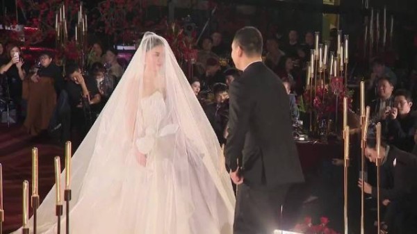 李嘉格车澈结婚4年后离婚，曾有多位明星出席婚礼