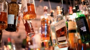 Tippling Club 悬浮在空中的酒饮 