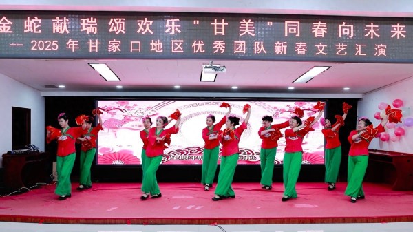 喜迎新春，群众文艺团队把欢乐送到居民家门口
