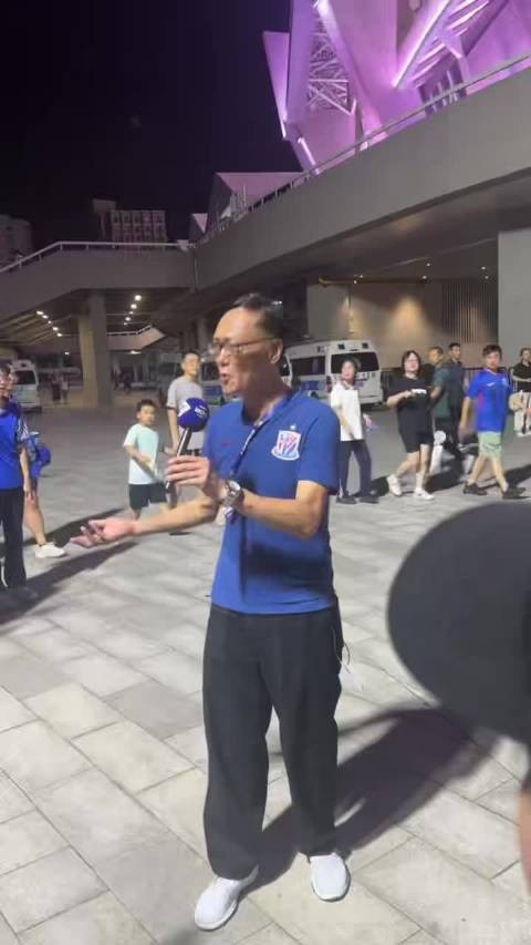 哈哈哈哈哈年度最佳笑话出现了，蓝皮说他们最文明！？哈哈哈哈哈哈