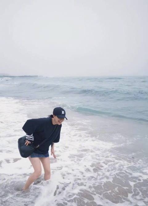 李嘉格发歌歌词引猜测，与车澈婚姻成焦点