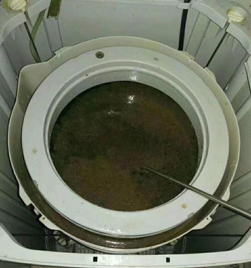 掌握正确的以史密斯滚轮洗衣机清洗方法，让衣物更清洁（以史密斯滚轮洗衣机清洗的步骤和技巧）