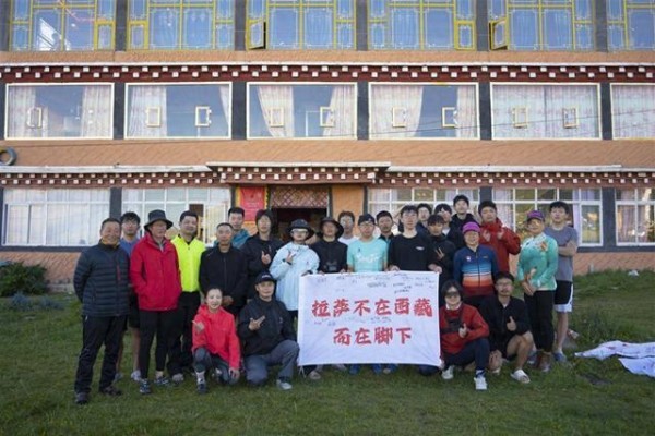 打工筹措旅行费 湖北女生23天骑行川藏线体验雪域大美