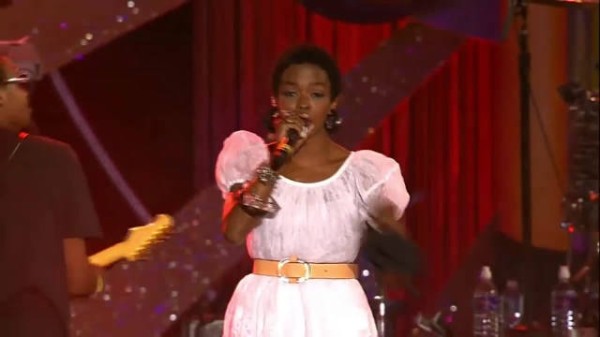 劳琳·希尔（Lauryn Hill）是音乐圈的奇女子……