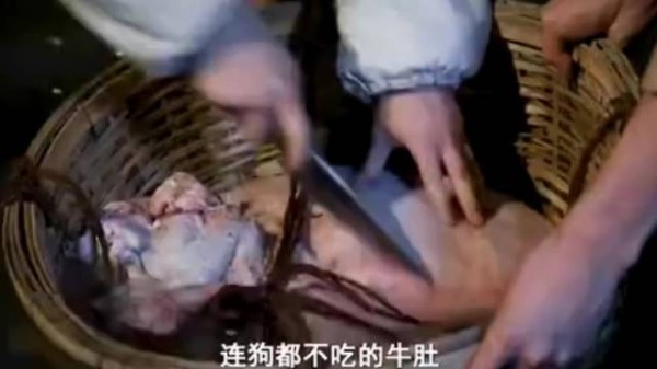 一大锅牛杂只卖3文钱，谁知老板不仅没亏，反而赚的盆满钵满！