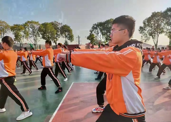 纠正孩子叛逆期的学校