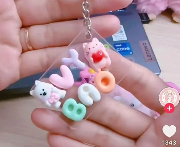 越南DIY装饰配件TikTok热销：本土店单月售3万单，电瓶车改装文化催生个性化消费