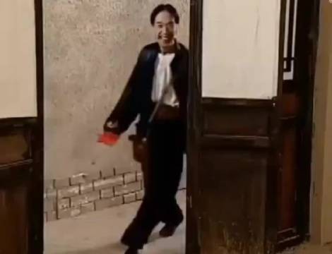 网上看到这段，这导演和编剧就这么整出来了西贝二字