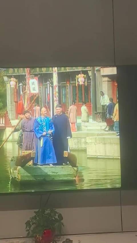 当年怎么就没发现这个穿帮镜头呢