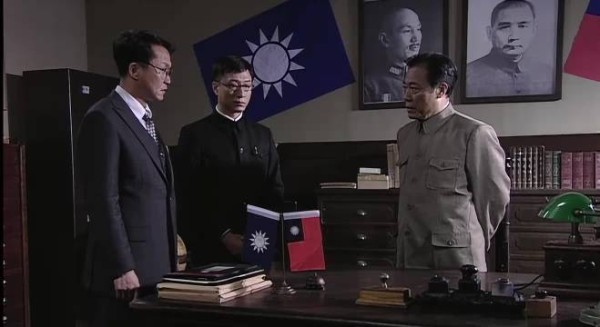 《潜伏》表面看着好像是一部经典谍战剧，可实际却是一场职场生存记