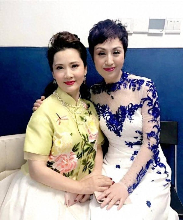 京剧名家史依弘：感谢前夫李成儒的儿子，离异18年为何单身？