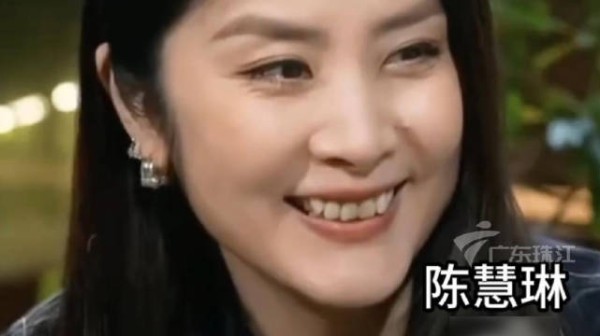 陈慧琳聊化妆重要性，把自己都说笑了“我这个年纪不化妆会很憔悴”采访#粤语