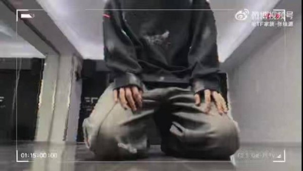 张桂源演绎《少年美》舞蹈动作流畅魅力十足