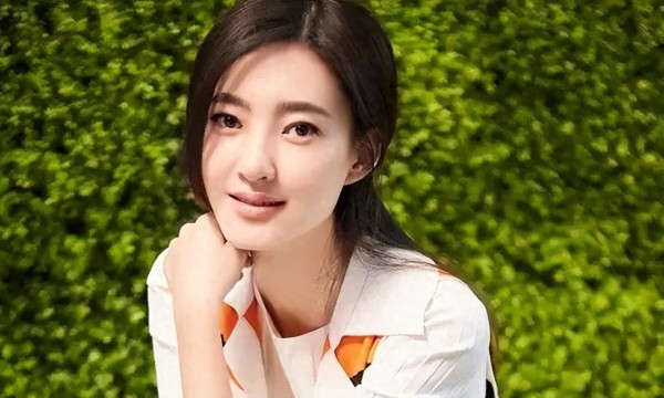王丽坤与他同居8年，把最好的青春都给了他，他却转身与别人结婚