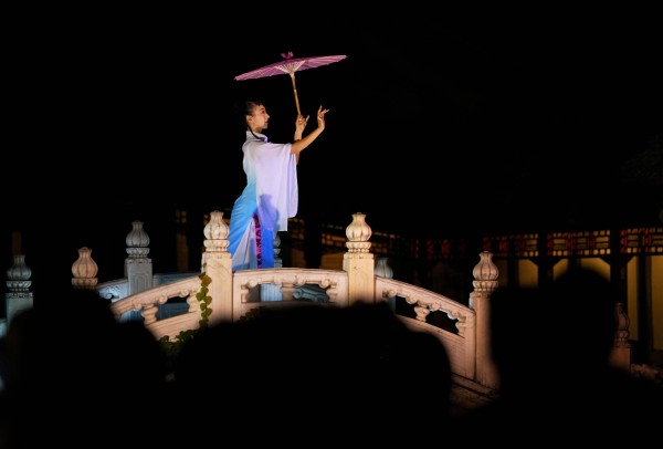 夜游北海公园 体验园林艺术之旅
