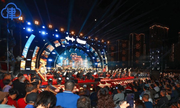 歌声献祖国 激情耀津门——桥边音乐汇国庆专场精彩上演