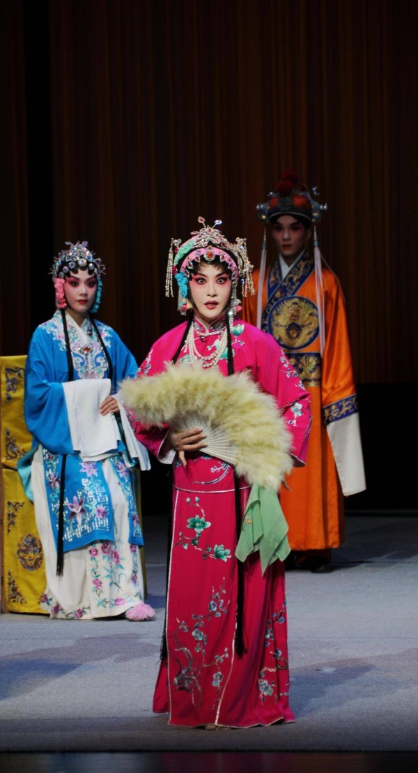 崔光丽携《阖宫欢庆》亮相重庆 在“行走”中传承川剧