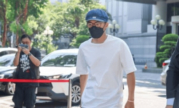 李威出庭受审当庭强调：从未有故意伤害的念头与行为