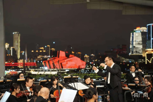 “重庆之夜”以夜景与乐韵奏响城市艺术双重奏
