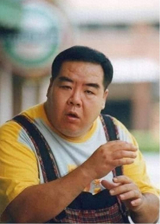 我还活着！74岁香港影帝拍片回应死讯，被传比吴孟达更早离世