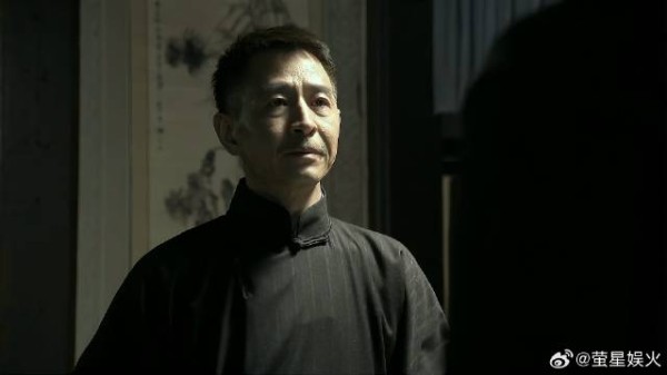 明台黎叔父子相认 还互相夹菜给对方，太温馨了
