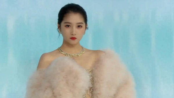 关晓彤亮相ELLE红毯CUT 好美!