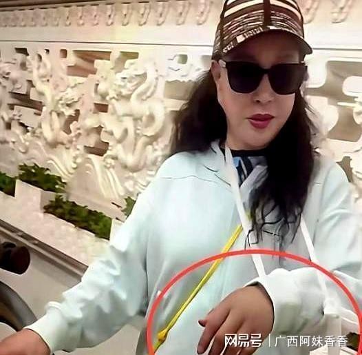 摊牌了!72岁唐国强终于承认与刘晓庆的真实关系,曾志伟当场傻眼