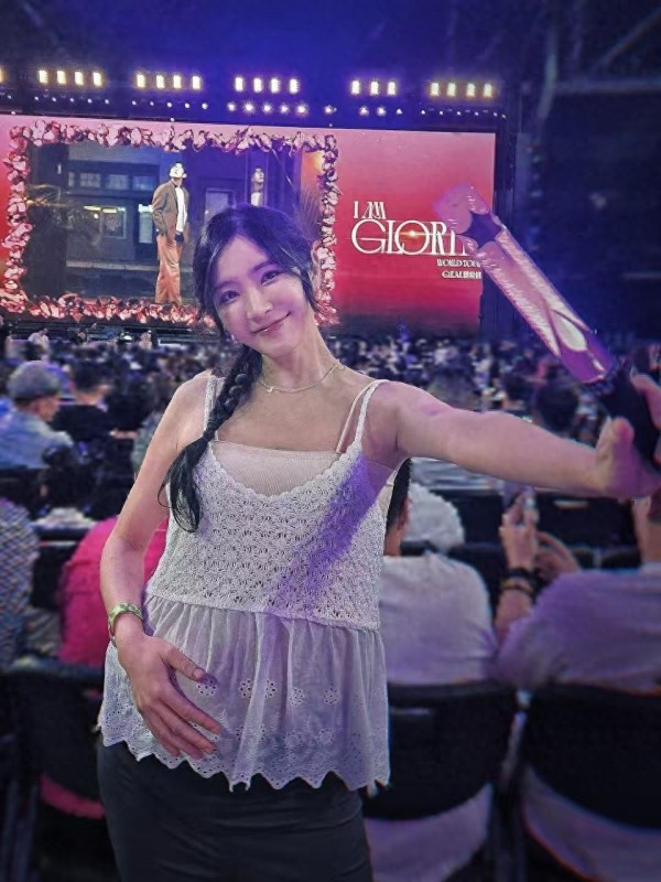 恭喜!前TVB美女主持顺利诞下宝宝,感动到哭:欢迎我的合伙人