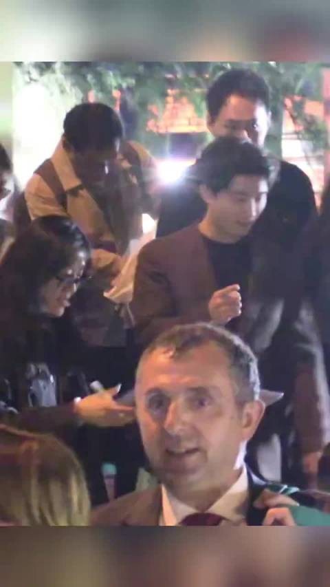 窦骁参加活动，依旧还是这么帅啊