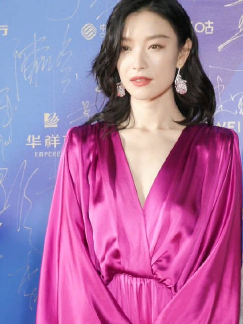 倪妮被指有后台未回应，王家卫秦雯言论引争议