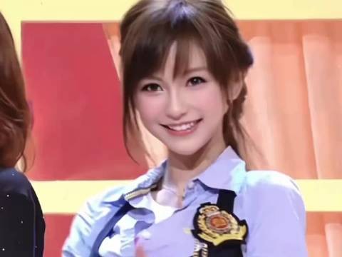 Angelababy精灵羽翼妆官宣爆红出圈