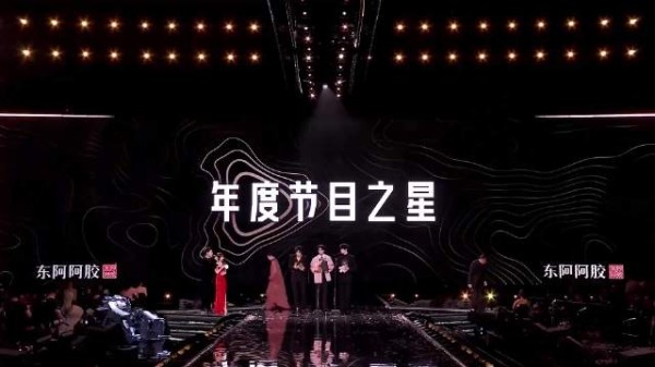 1米89刘宇宁遇上1米9的张凌赫，谁谎报身高，一目了然