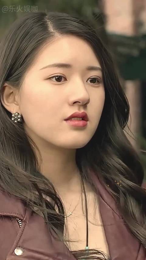 为何赵露思新歌断层登顶？背后制作团队背景曝光，才知有多权威