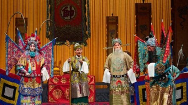 连演两晚上座率90%，京剧名家王艳三地巡演在沪收官