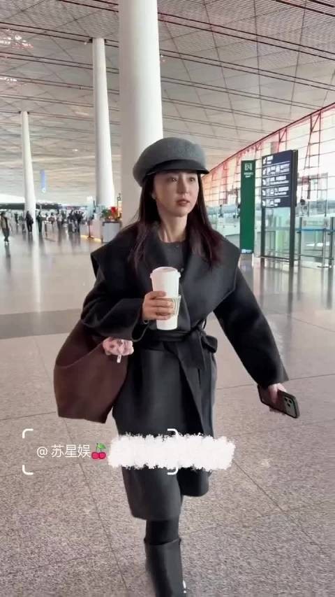 董璇透露女儿小酒窝热衷追星