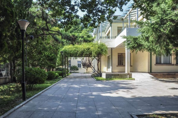 花园绿化养护方法