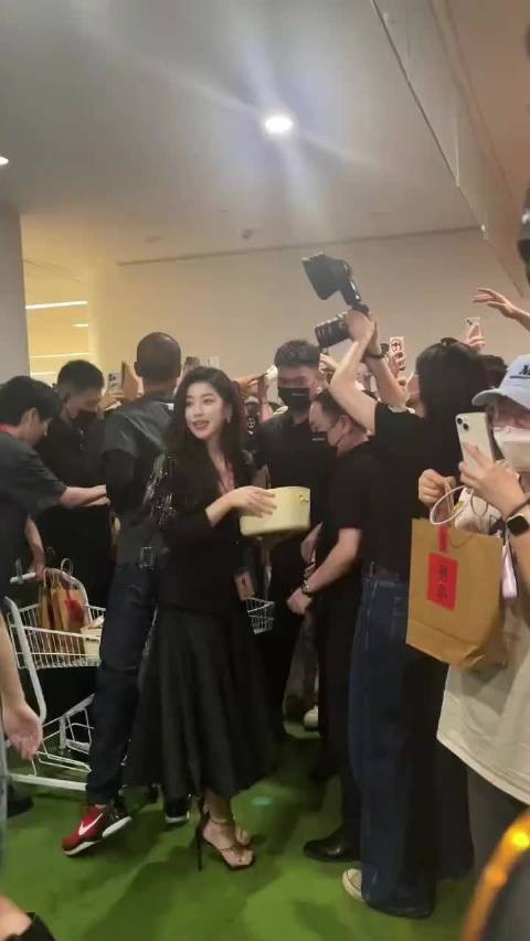 朱珠发糖：发完你的发你的