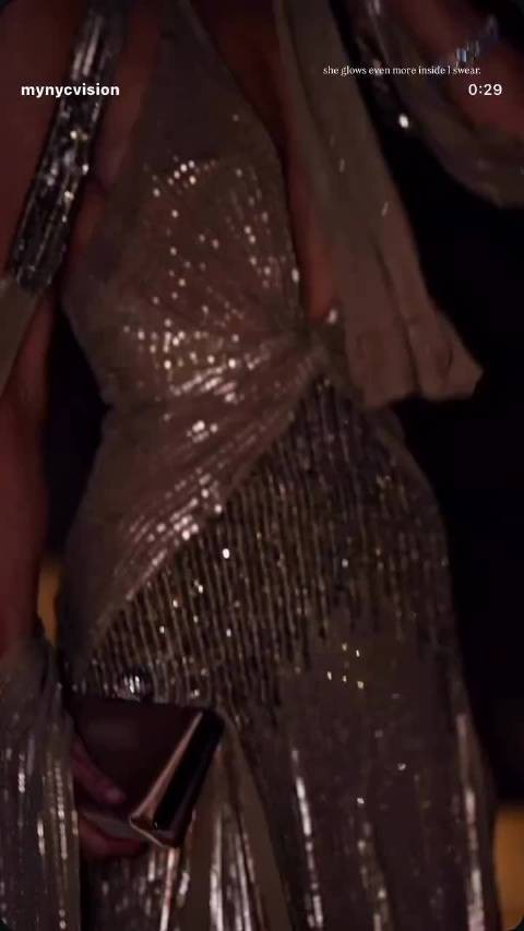 Elsa Hosk穿Elie Saab古董裙亮相CFDA颁奖礼