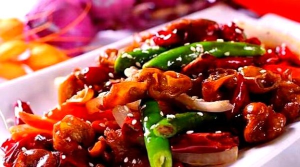 美味佳肴汇聚,领略传统烹饪魅力