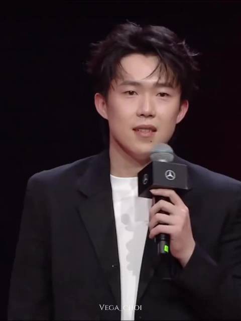 王楚钦发言引共鸣,幽默回应粉丝互动