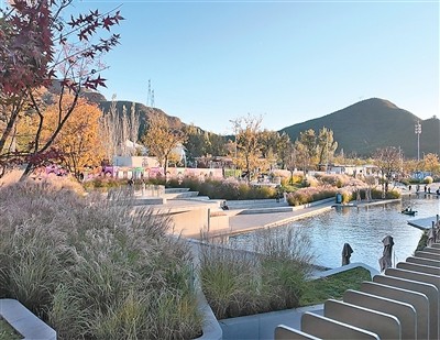 漫步休闲街区 感受城市新变