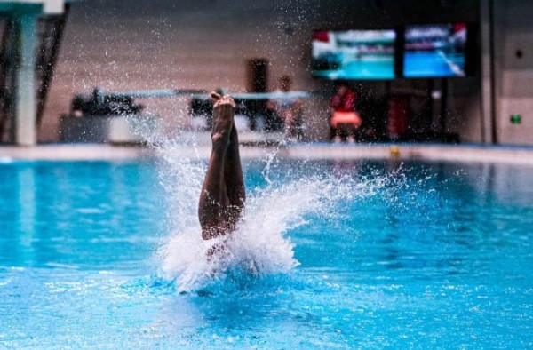 全红婵陈芋汐张家齐双人10米台争冠 神仙打架燃爆全运