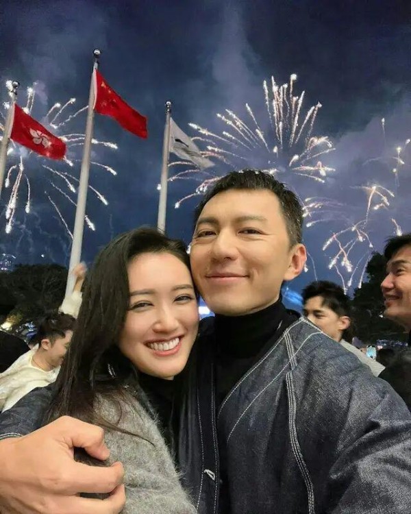 44岁TVB男星再当爸，港姐太太二胎诞下小儿子，因公司人事变动曝光率骤减