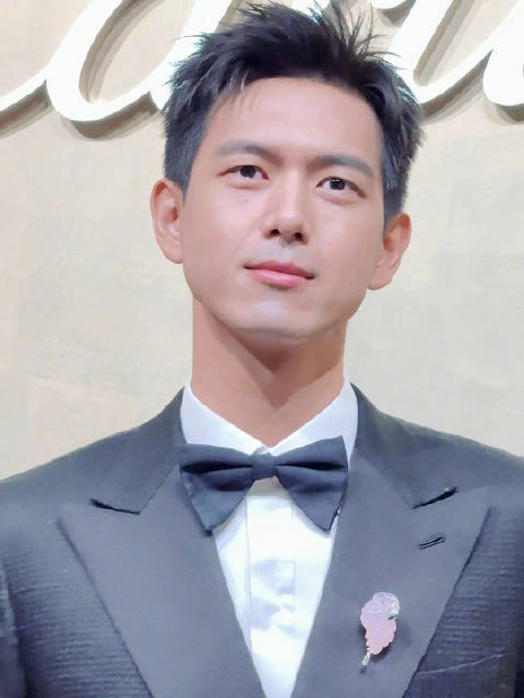 李现亮相Cartier高珠展