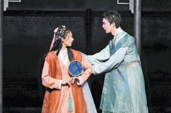 话剧《牡丹亭上三生路》首轮演出 带着现代人的体验走入“牡丹亭”