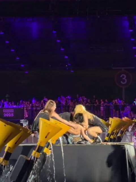 泫雅为了保持身材不好好吃饭导致的晕倒吧 韩艺人真是太苦了