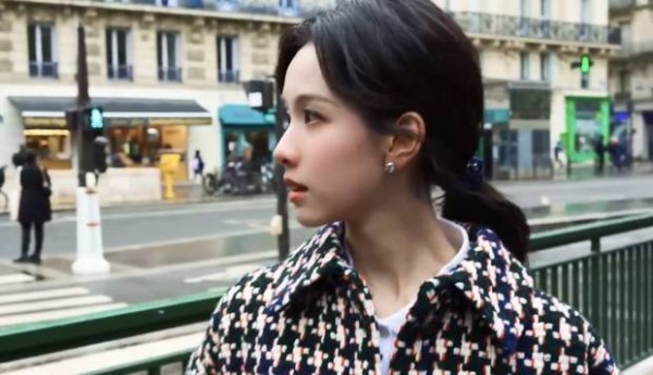 陈都灵气质文艺。