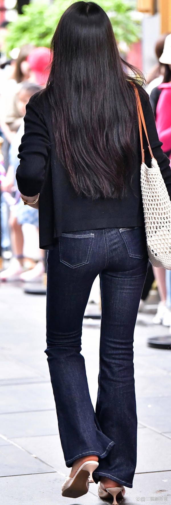 街头的时尚叙事:生活与风格的交织