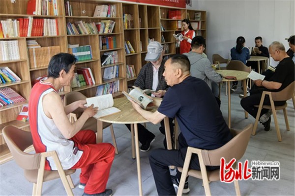 深泽县西苑社区开展读书体会分享活动