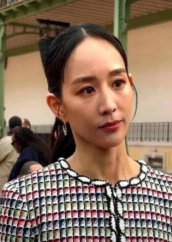 演员转型与公众话语权：张钧甯巴黎采访深度解析女性成长